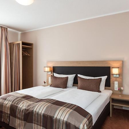 Hotel Sarah ไฮน์สแบร์ก ภายนอก รูปภาพ