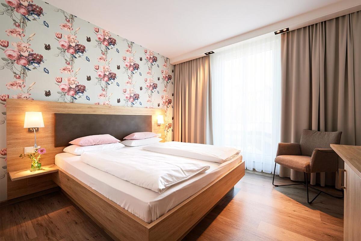 Hotel Sarah ไฮน์สแบร์ก ภายนอก รูปภาพ