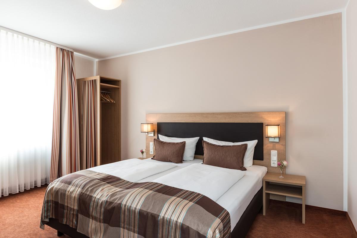 Hotel Sarah ไฮน์สแบร์ก ภายนอก รูปภาพ
